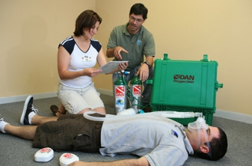 Oxygen First Aid for Scuba Diving Injuries