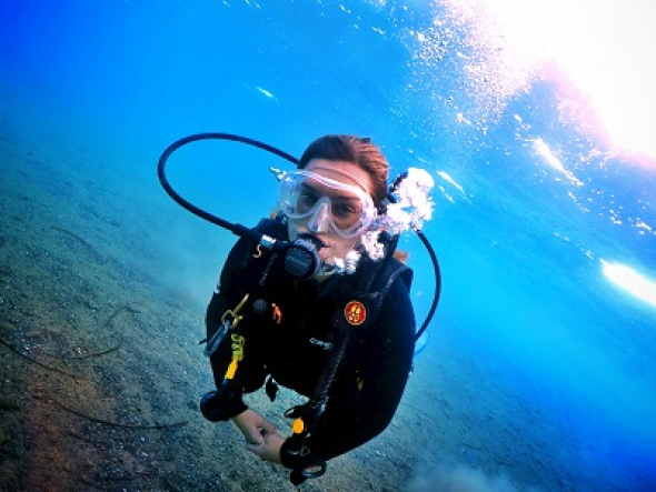 Review package / pool review and a fun sea dive for certified divers (full equipment)